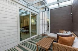 New LA Getaway Pad - Image 4