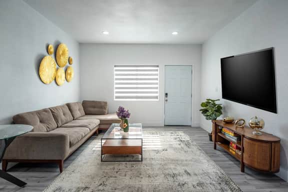 Anaheim 2BR Guesthouse - Image 4