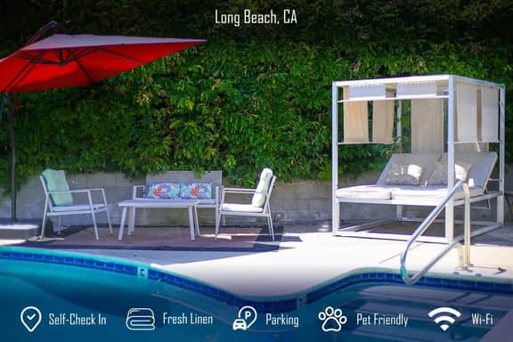 Chic Townhome Private Pool Sleeps 8+ - Image 2