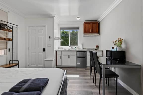 Cute Gated Studio Unit B - Image 3