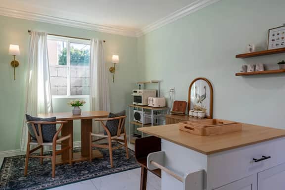 New LA Getaway Pad - Image 3