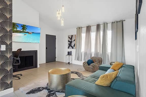 Orange County Solos’ Loft - Image 4