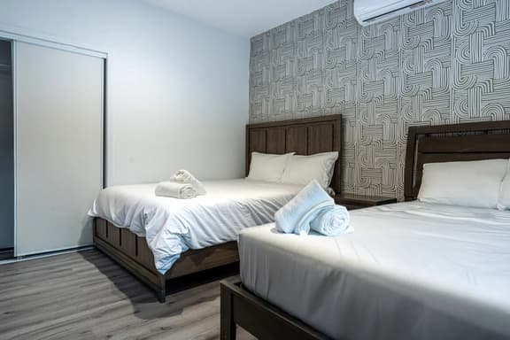 Anaheim 2BR Guesthouse - Image 1