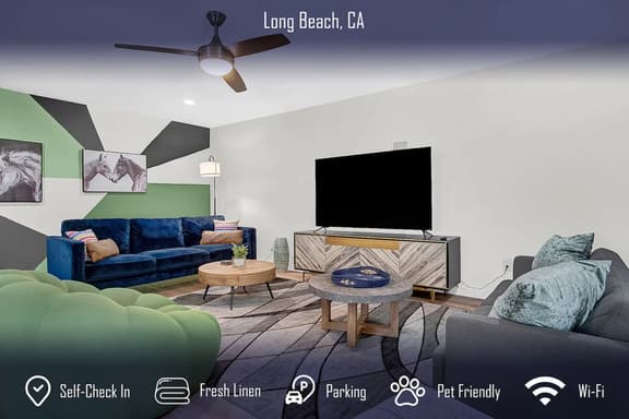 Chic Townhome Private Pool Sleeps 8+ - Image 1